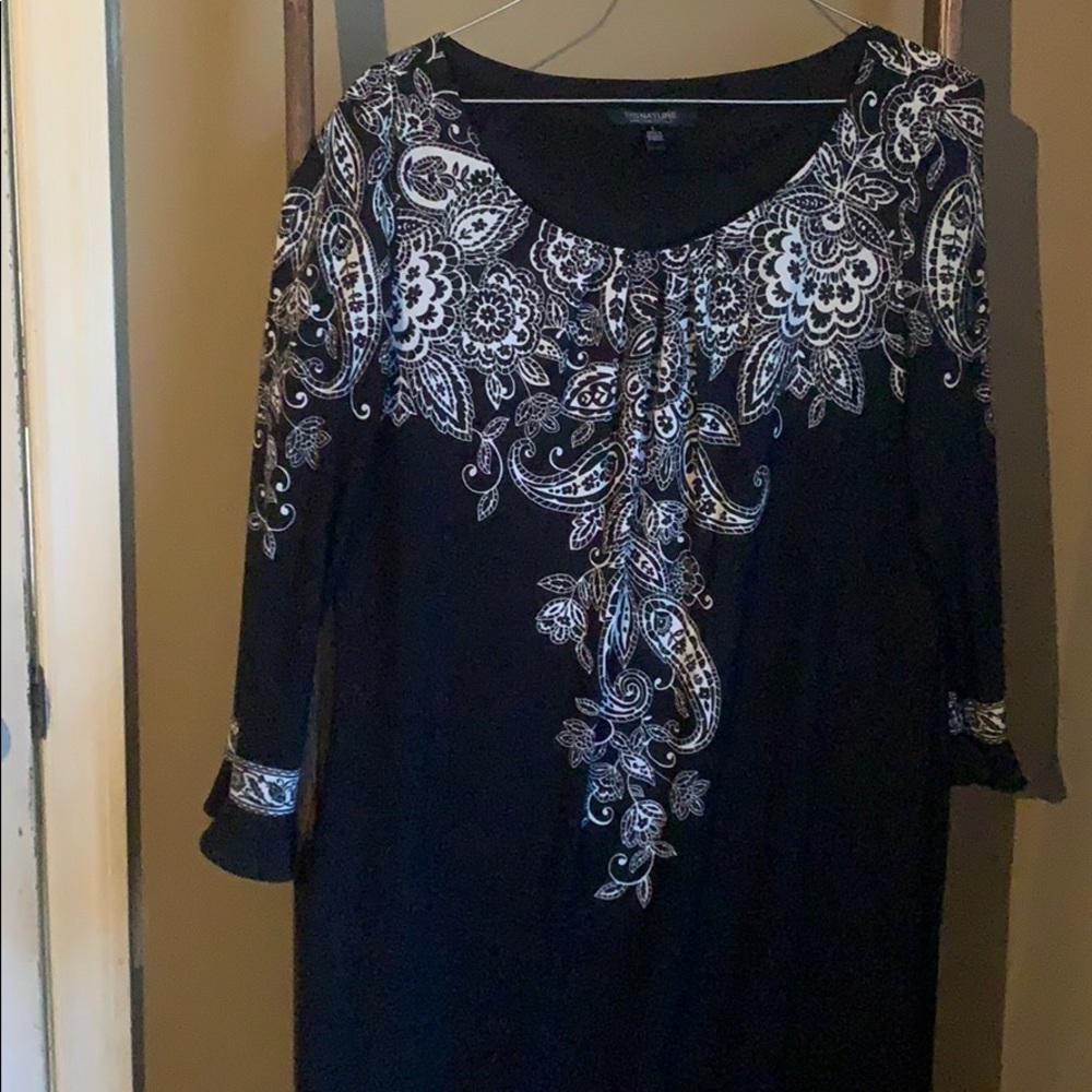 Dress - Picture 2 of 2